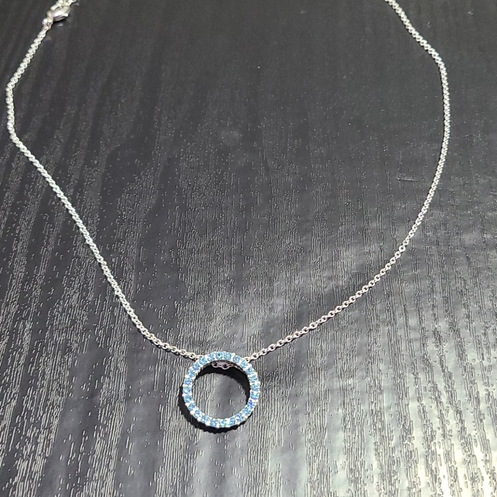 🍭3/$25🍭Sparkly Blue Silver Toned Necklace